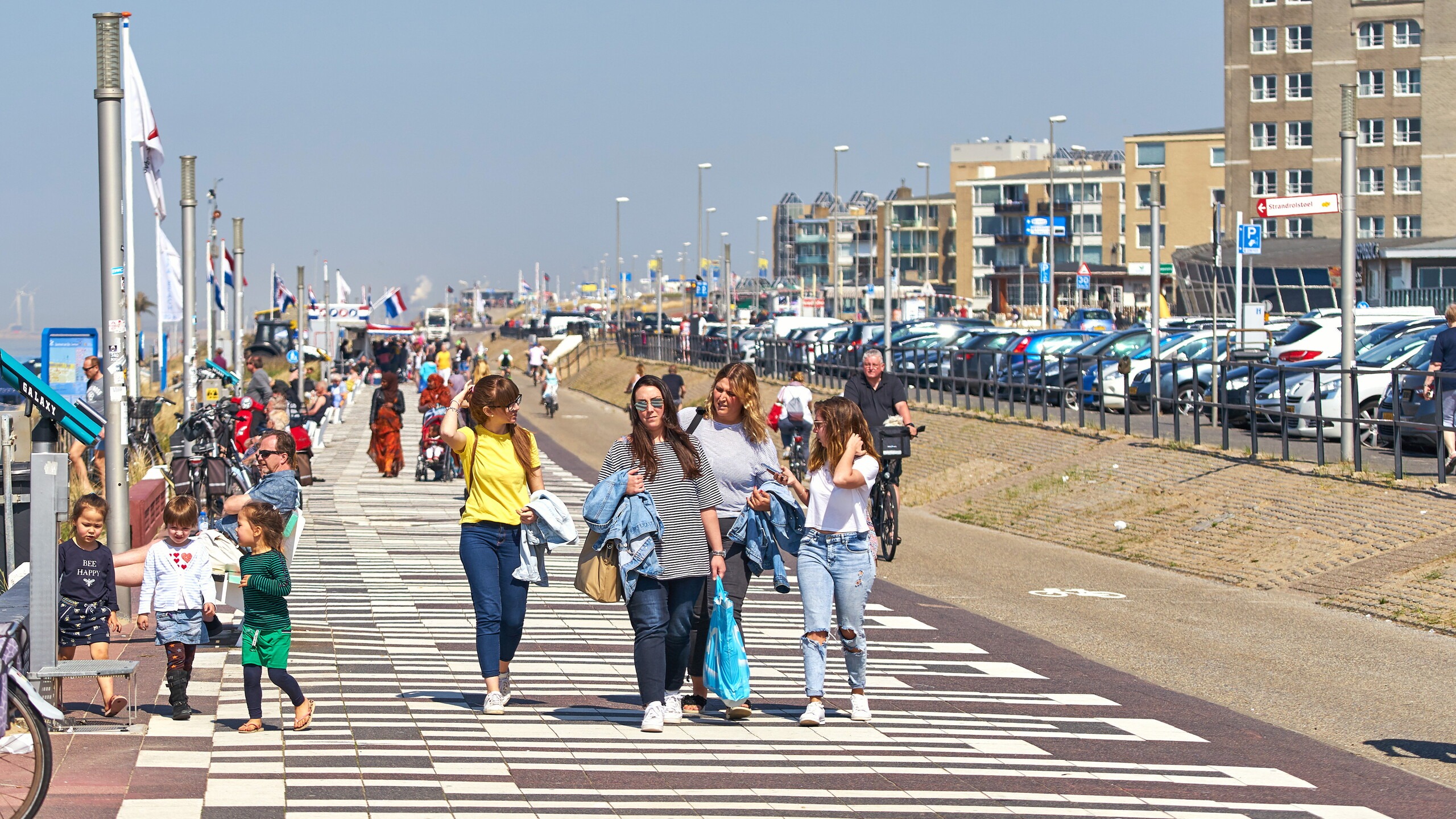 De boulevard van Zandvoort in de zomer